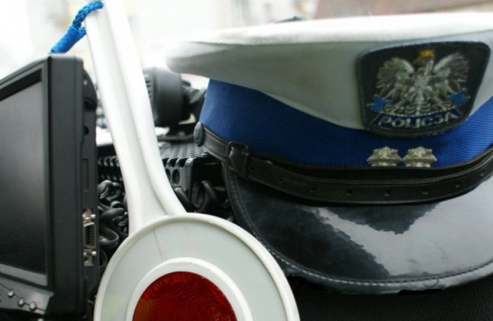 {W 2019 roku policjanci na Warmii i Mazurach wykryli prawie 76 tysięcy przypadków przekroczenia dozwolonej prędkości.}